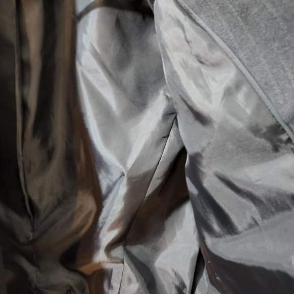 Calvin Klein Women's Two Button Blazer/ pinstriped Size 6 - Picture 6 of 6